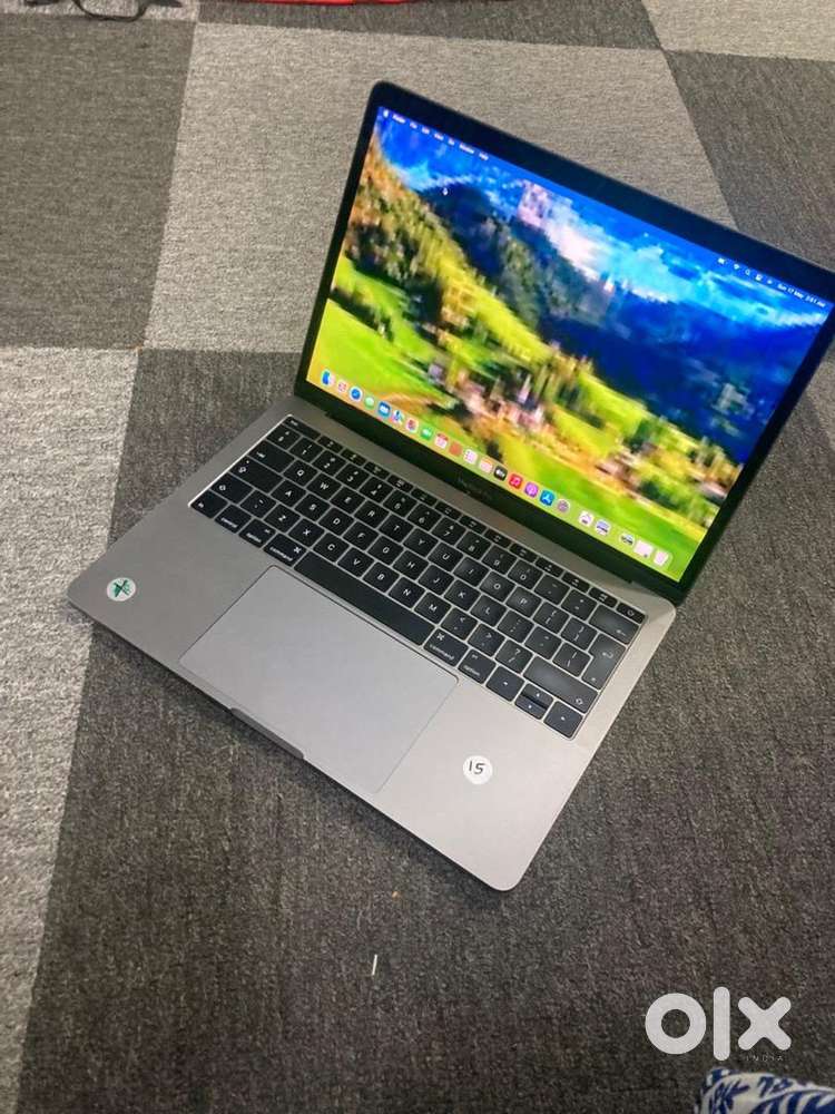Apple MacBook Pro 13inch i5 A1708 2016 Display lines Comes after