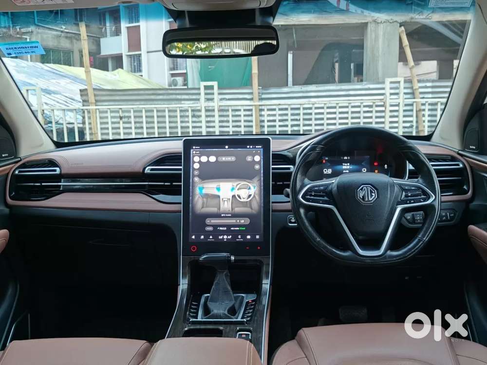 Mg Hector Plus Savvy Pro 1.5 Turbo Petrol Cvt 7 Str Dual Tone, 2023,..