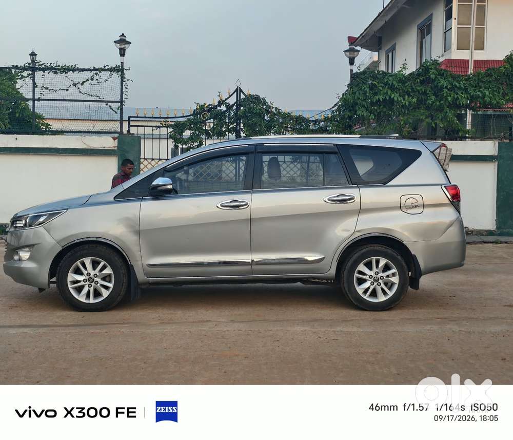 Toyota Innova Crysta [2020-ongoing] 2.4 Vx 8 Str, 2016, Diesel