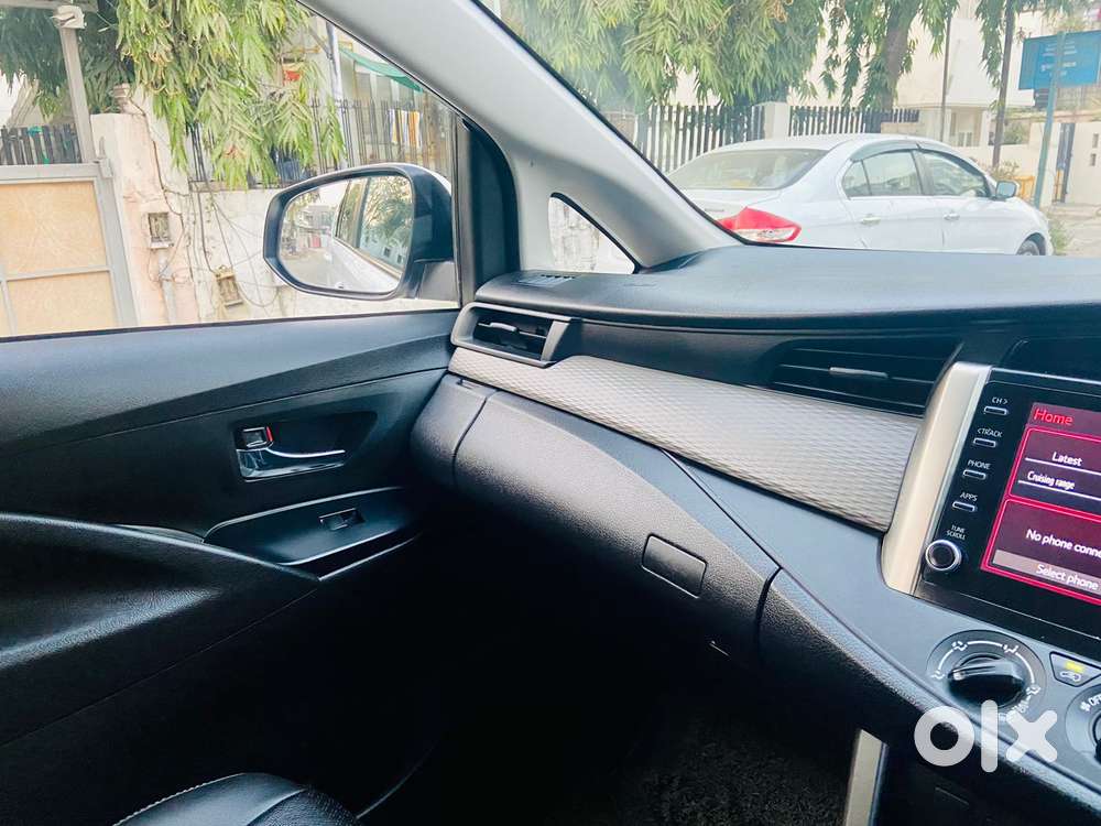 Toyota Innova Crysta 2.4 G Plus Mt 8 Str, 2022, Diesel