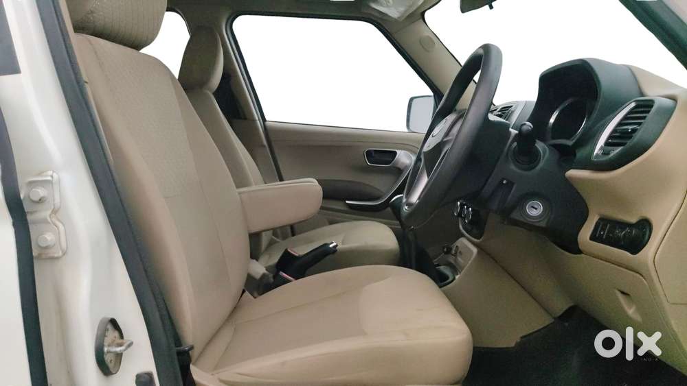 Mahindra Tuv 300 T10, 2019, Diesel