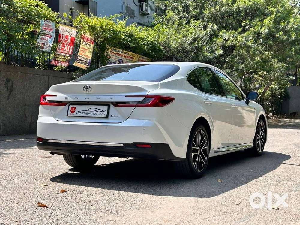 Toyota Camry Hybrid, 2025, Petrol