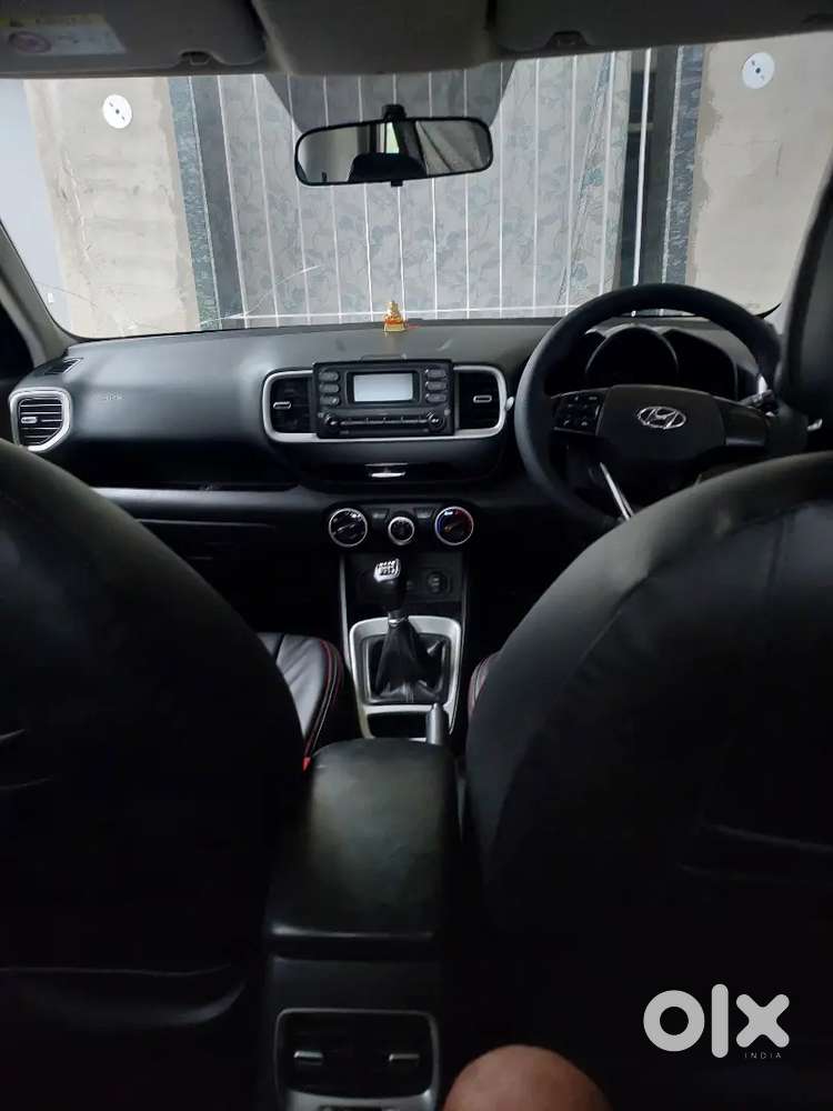 Hyundai Venue 2020 Last, New Tyre, New Insurence Diesel Manual