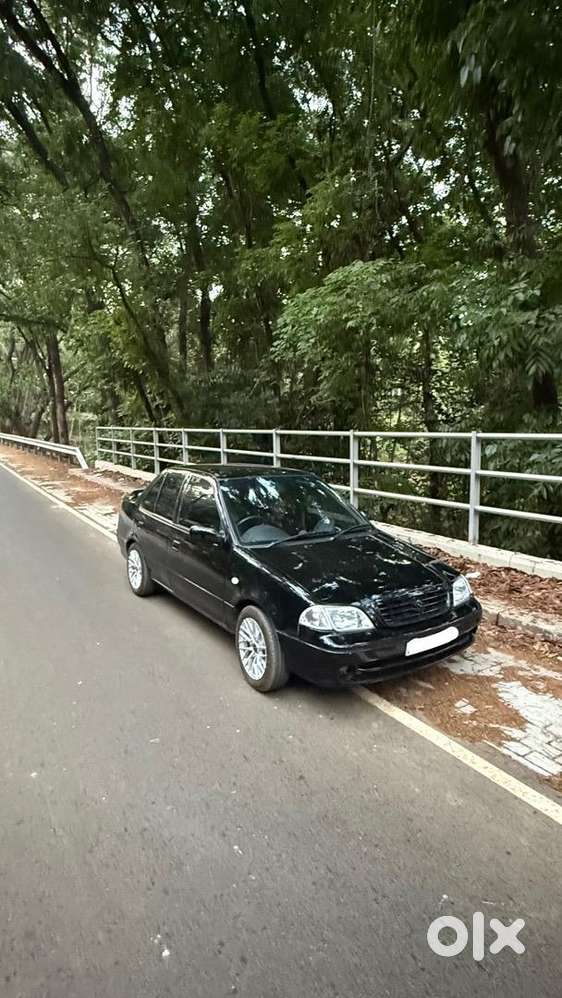 Maruti Suzuki Esteem 2005 Petrol Well Maintained