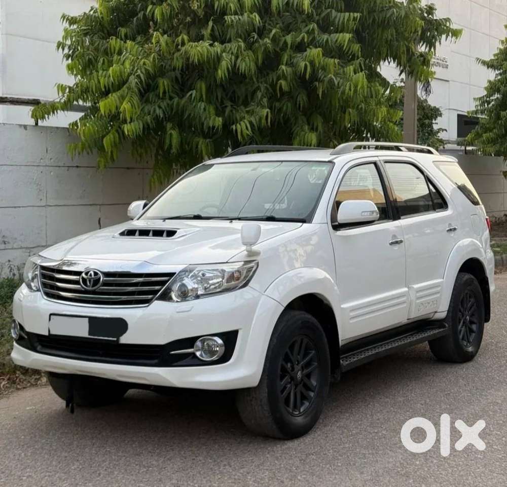Toyota Fortuner 4x2 Manual, 2015, Diesel