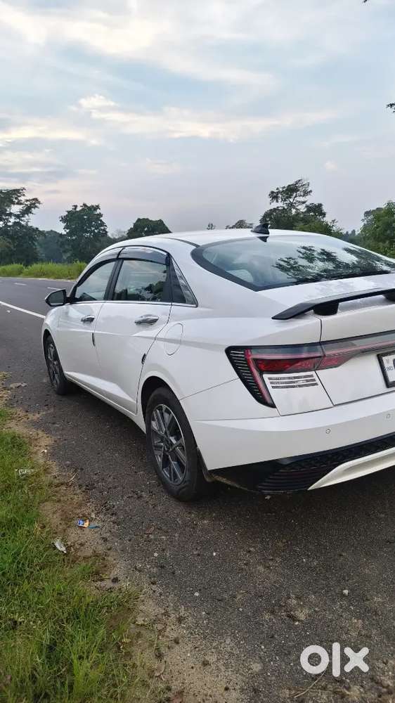 Hyundai Verna 1.5 Petrol Mt 2025