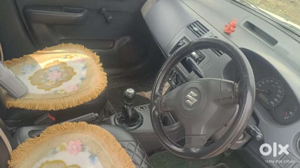 Taxi No Hai. Uk-04 Nanital No Ki Gaadi Hai