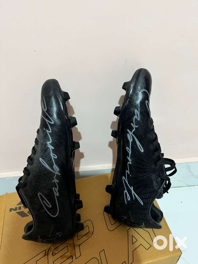 Nivia Football Boots