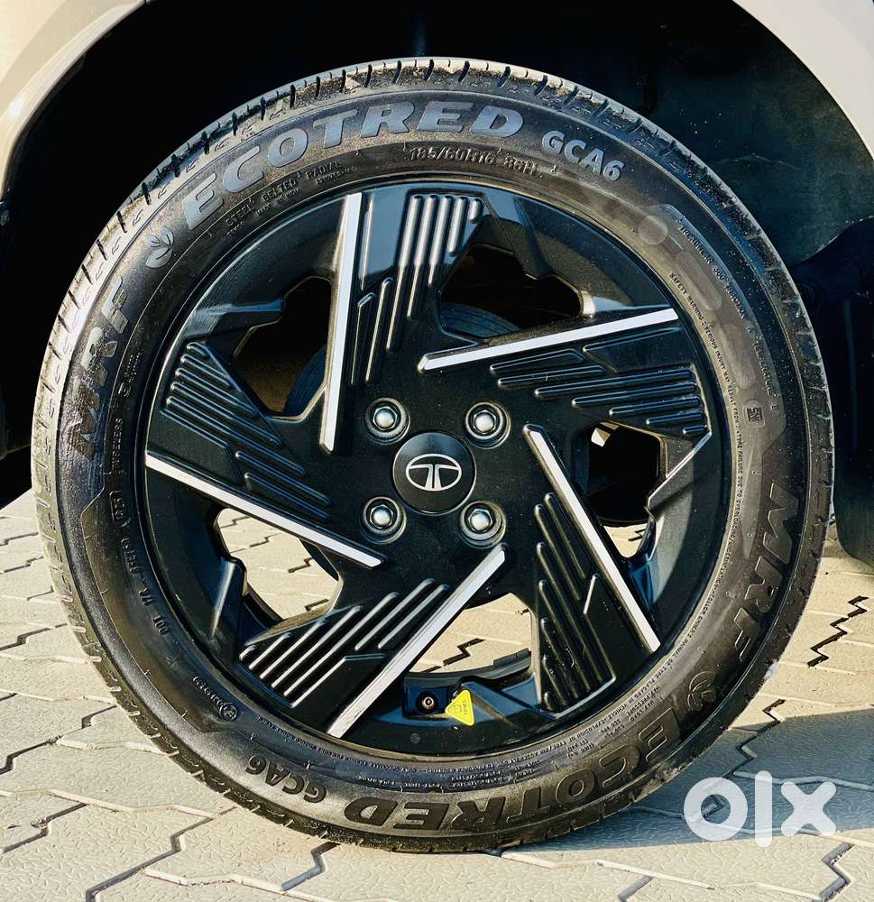 Tata Altroz Creative S, 2025, Petrol