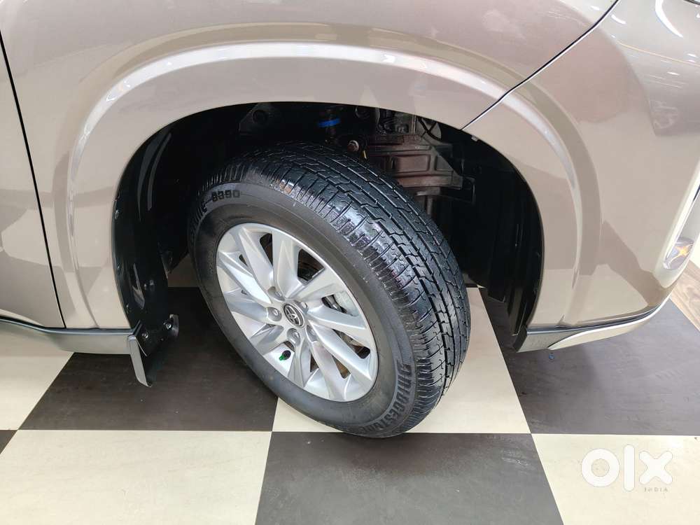 Toyota Innova Hycross 2.0 Vx Hybrid 8 Str, 2024, Petrol