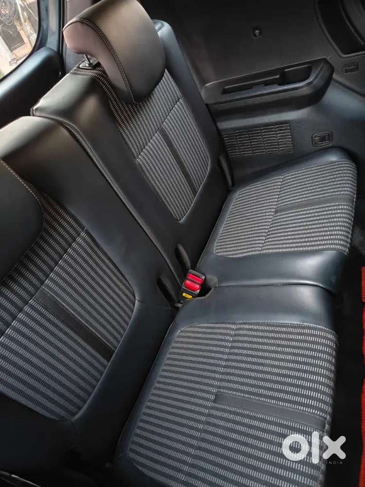 Kia Carens 2024 Petrol Well Maintained