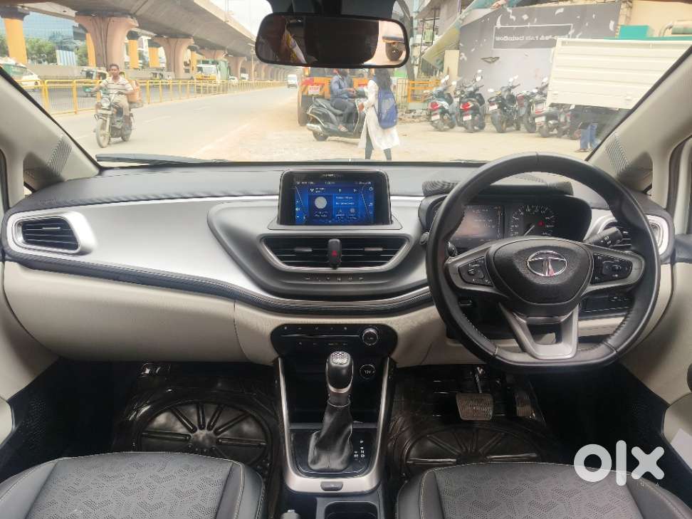 Tata Altroz Xma Plus (s), 2023, Petrol