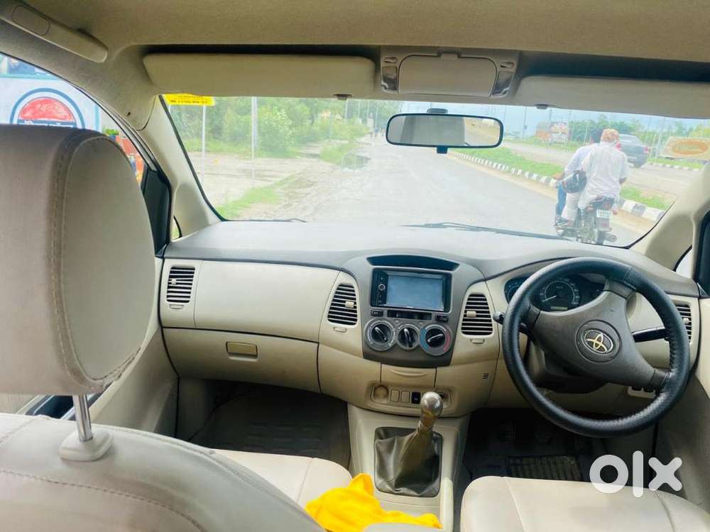 Toyota Innova 2009-2011 2.0 G4 Petrol 8-seater, 2011, Diesel