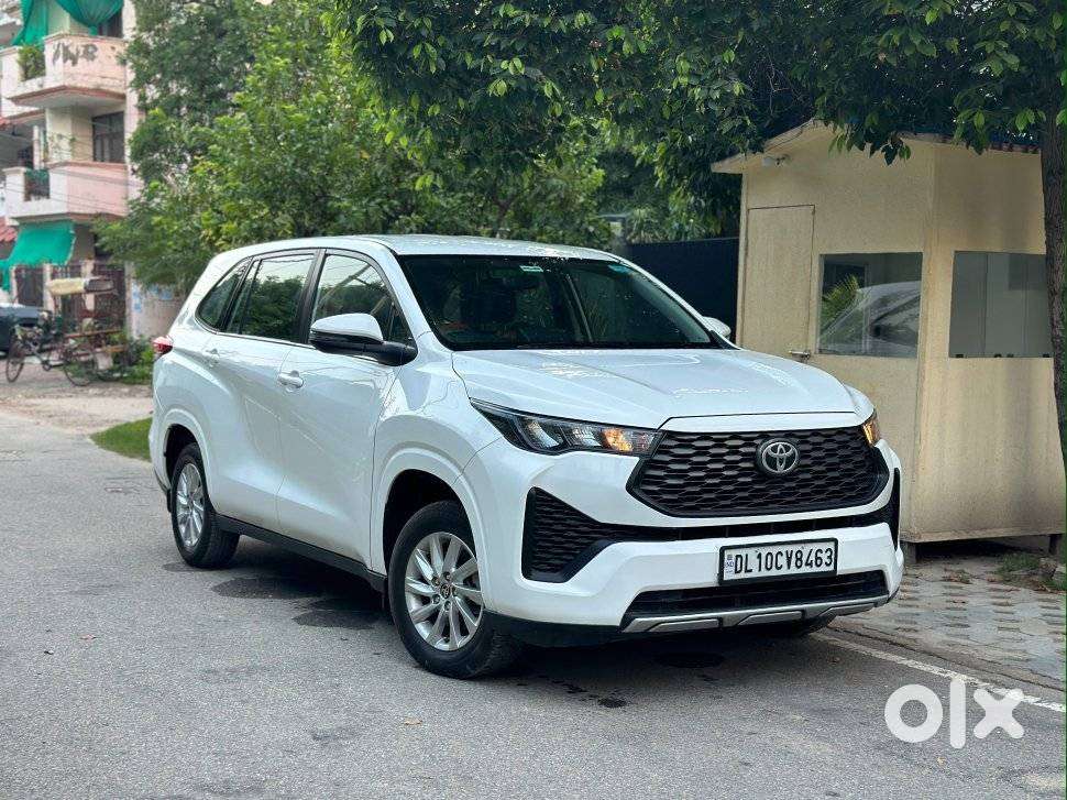 Toyota Innova Hycross Gx (o), 2023, Petrol