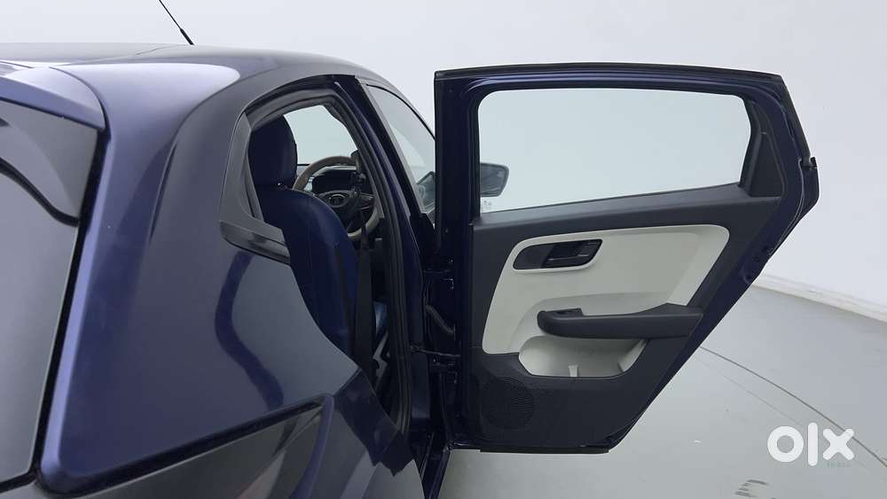 Tata Altroz 1.2 Xt, 2024, Petrol