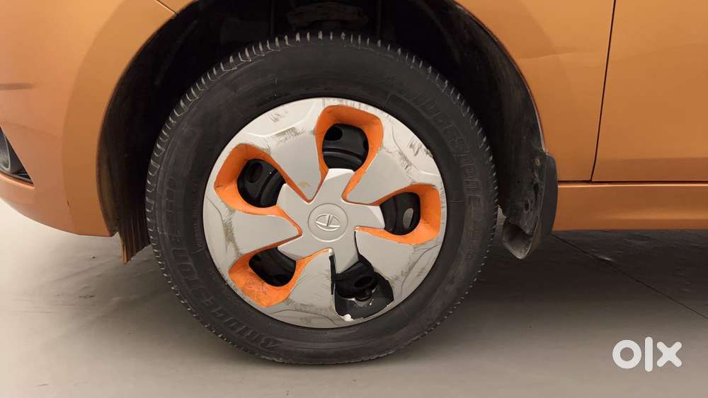 Tata Tiago 1.2 Revotron Xt, 2016, Petrol