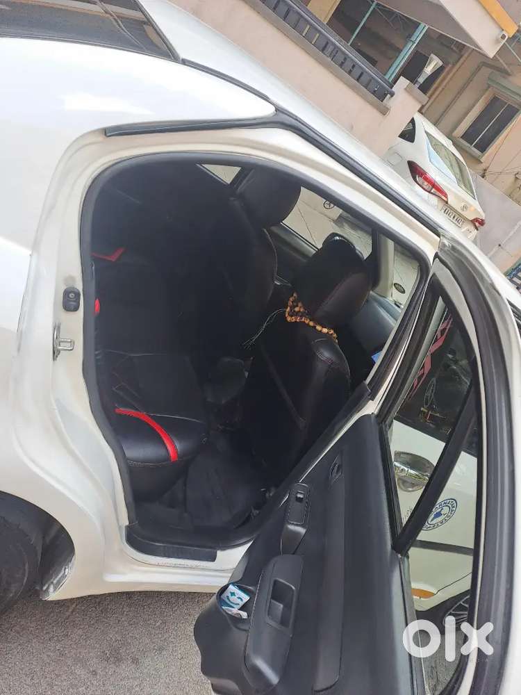 Maruti Suzuki Swift Dzire 2015