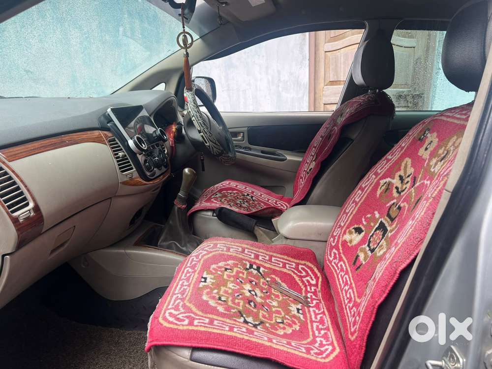 Toyota Innova 2.5 E Diesel Ps 7-seater, 2013, Diesel
