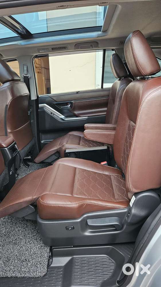Toyota Innova Hycross 2.0 Zx (o) Hybrid 7 Str, 2026, Petrol