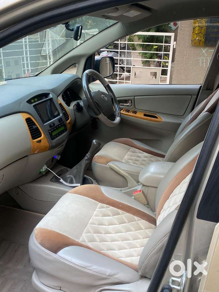 Toyota Innova 2.5 Vx 8 Seater Bs Iv, 2012, Diesel