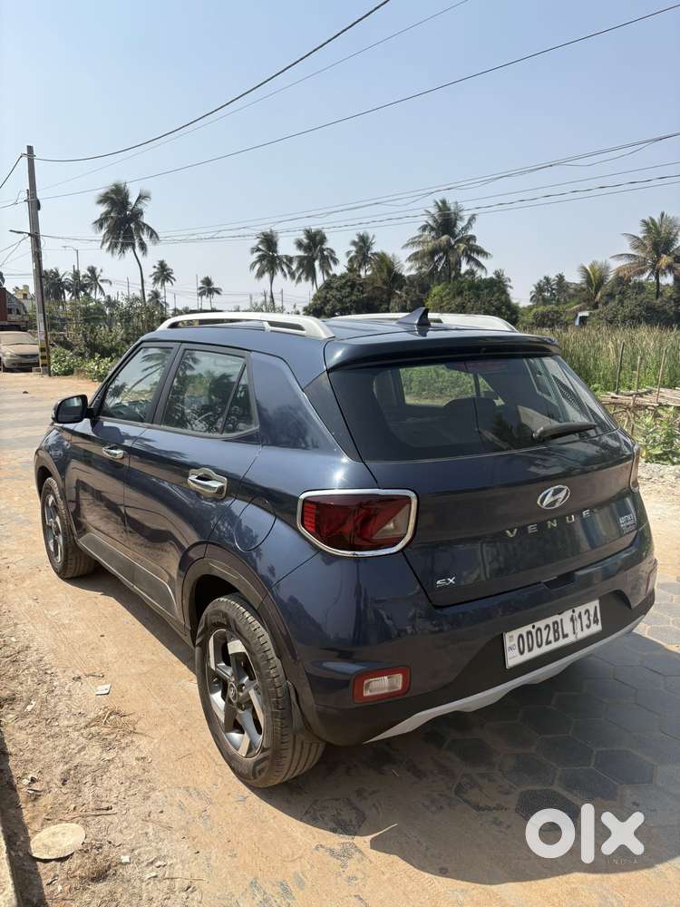 Hyundai Venue 1.0 Sx (o) Turbo Dct Dual Tone, 2020, Petrol