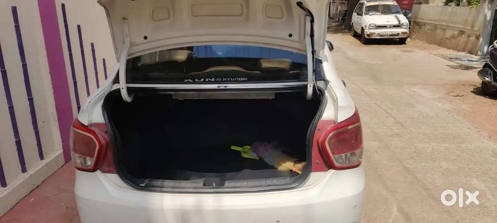 White Hyundai Xcent 2015 Petrol. Automatic Transmission.good Condition