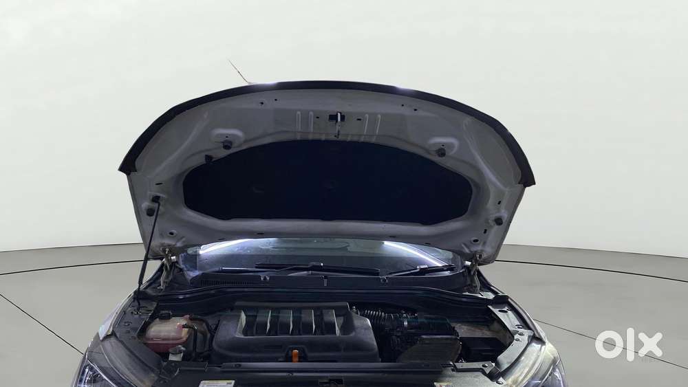 Mahindra Xuv700 2.0 Ax 7 Petrol Mt Str, 2021, Petrol