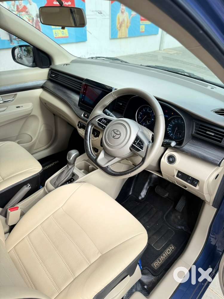 2026 Toyota Rumion V Petrol+hybrid Automatic