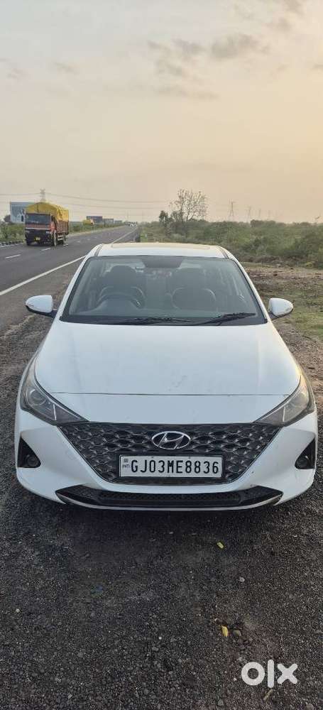 Hyundai Verna 1.5 Sx (o) Petrol Mt, 2022, Petrol
