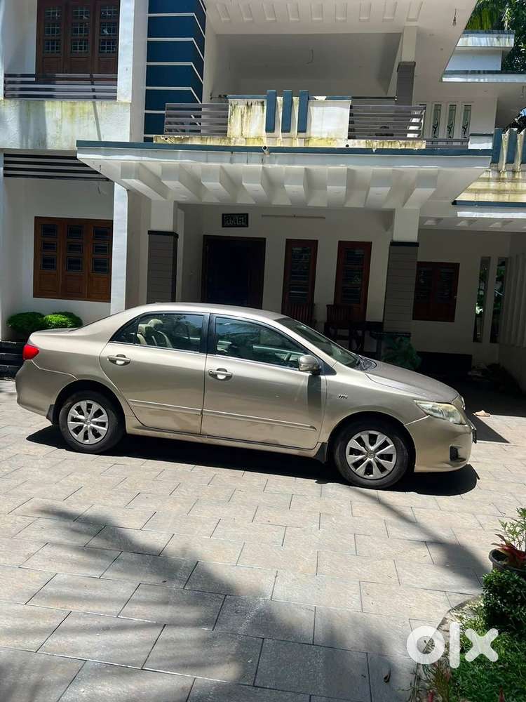 Toyota Corolla Altis 2010