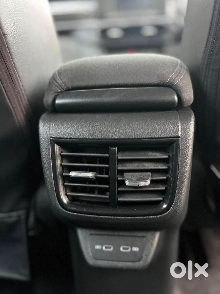 Skoda Kylaq Signature, 2025, Petrol