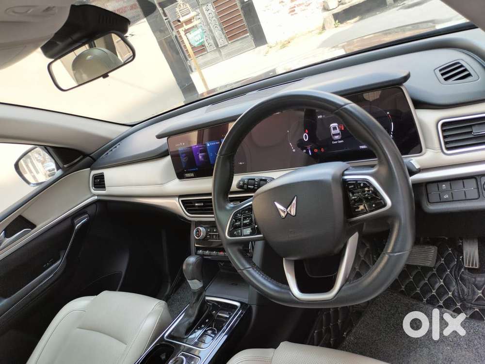 Mahindra Xuv700 2.2 Ax 7 Diesel At Luxury Pack Str, 2022, Diesel