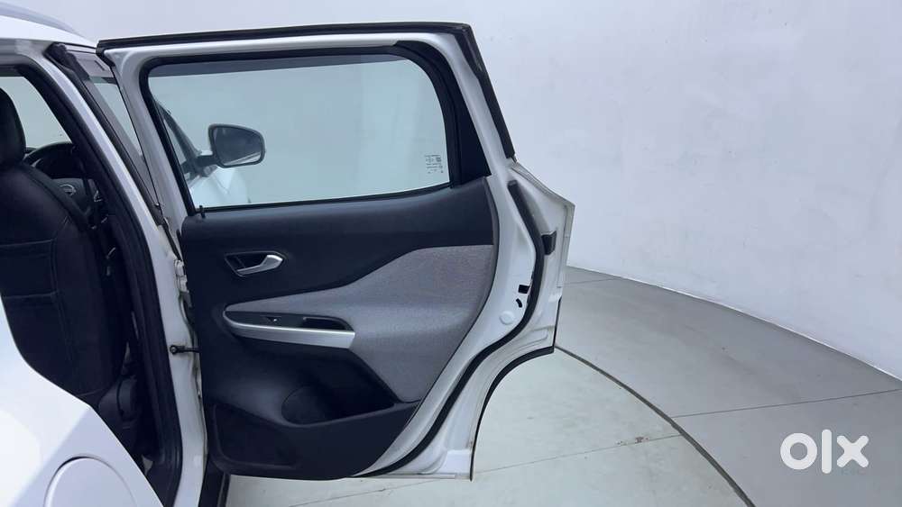 Nissan Magnite 1.0 Xv, 2022, Petrol