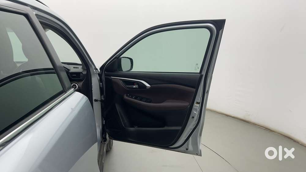 Maruti Suzuki Grand Vitara 1.5 Alpha Smart Hybrid At, 2022, Petrol