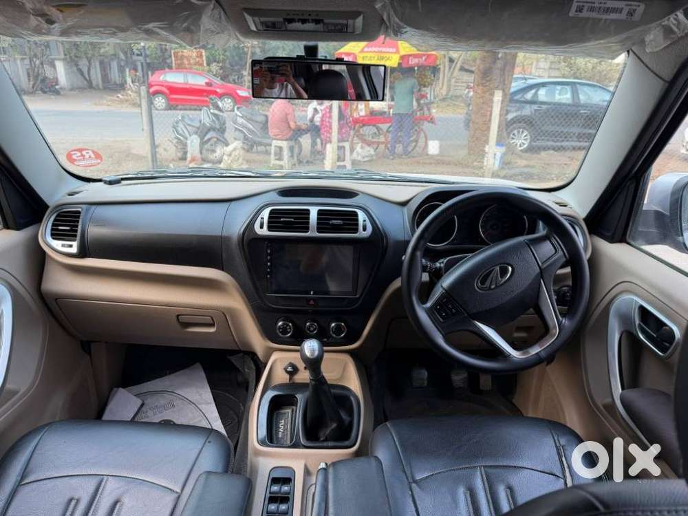 Mahindra Tuv 300