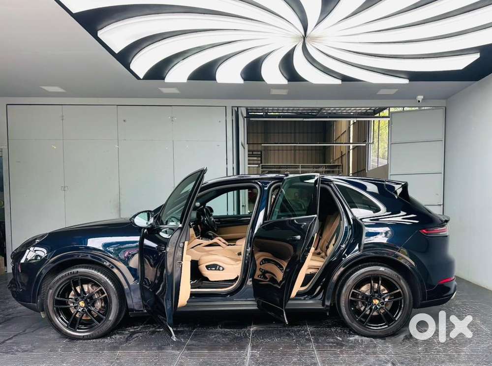 Porsche Cayenne - Fully Loaded - Clean Car