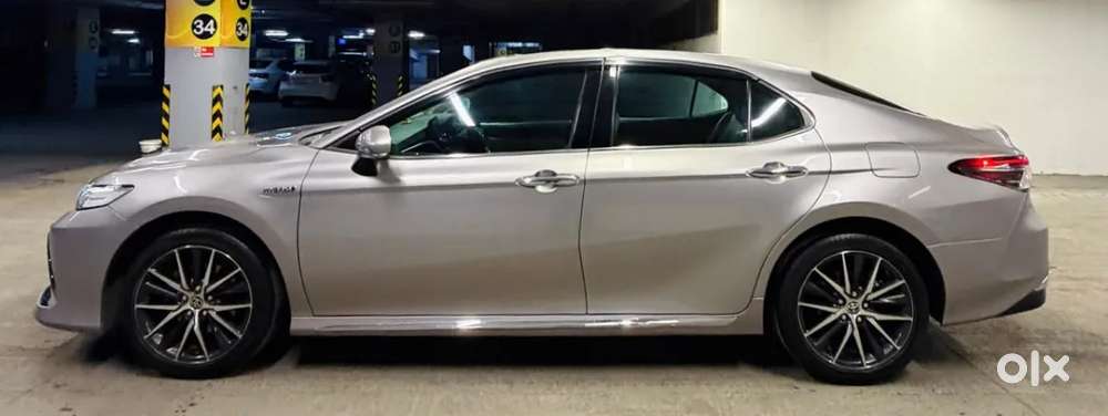 Toyota Camry Hybrid, 2023, Petrol