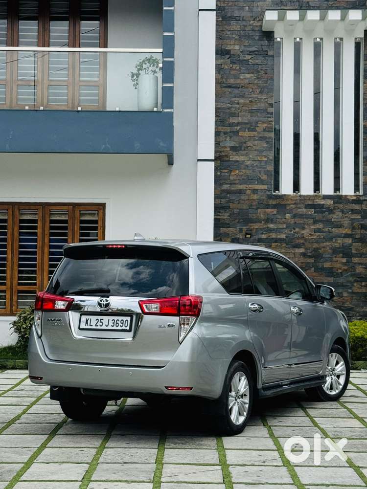 Toyota Innova Crysta 2.8 Gx At 8s, 2016, Diesel