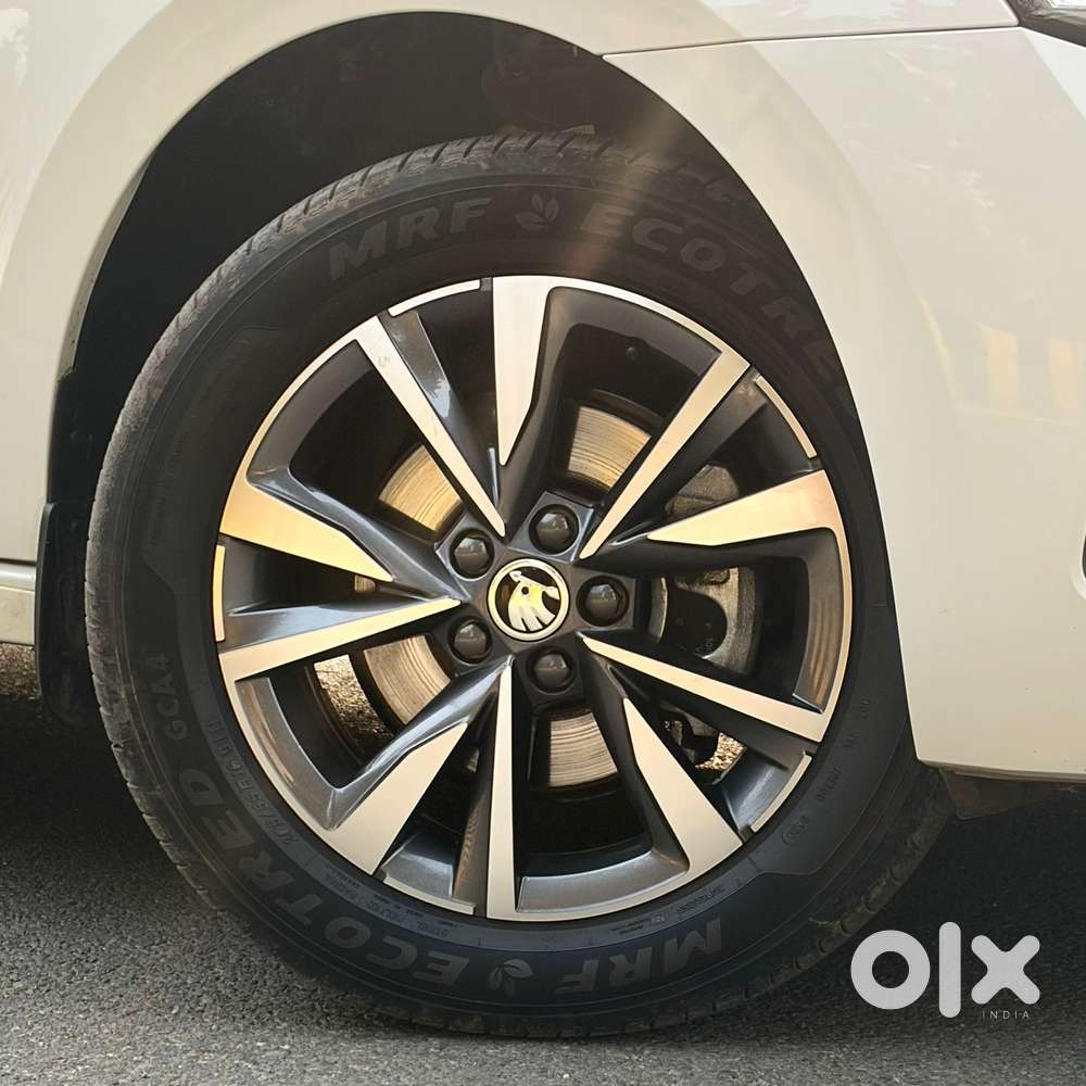 Skoda Slavia Style 1.0l Tsi At, 2024, Petrol