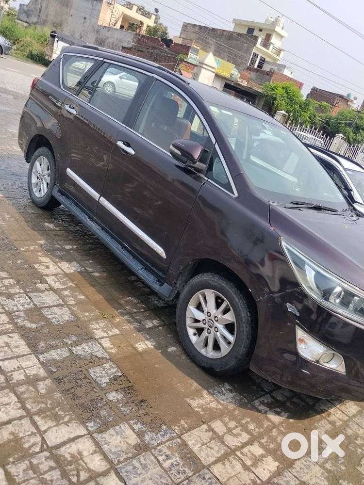 Toyota Innova Crysta 2.4 V, 2016, Diesel