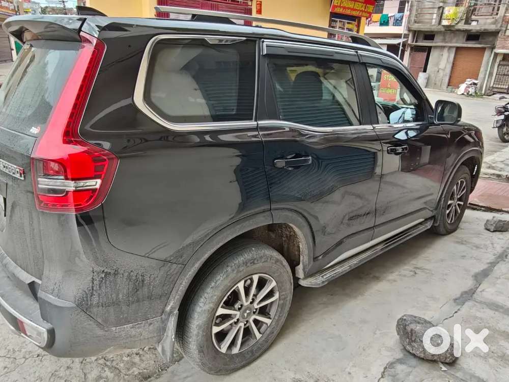 Mahindra Scorpio-n 2.0 Z8 Petrol Mt 2025