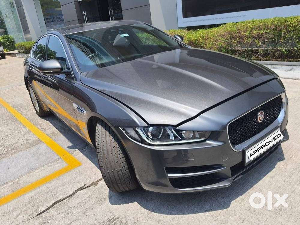 Jaguar Xe Portfolio, 2016, Petrol