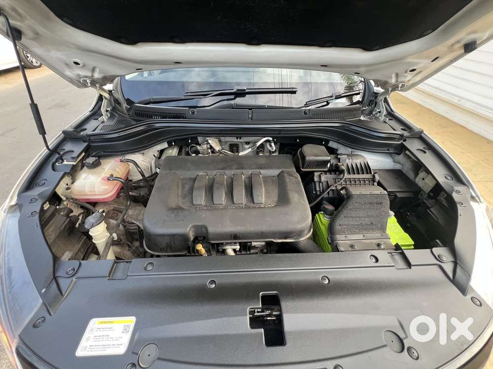 Mahindra Xuv700 2.2 Ax 7 Diesel At Str, 2022, Diesel
