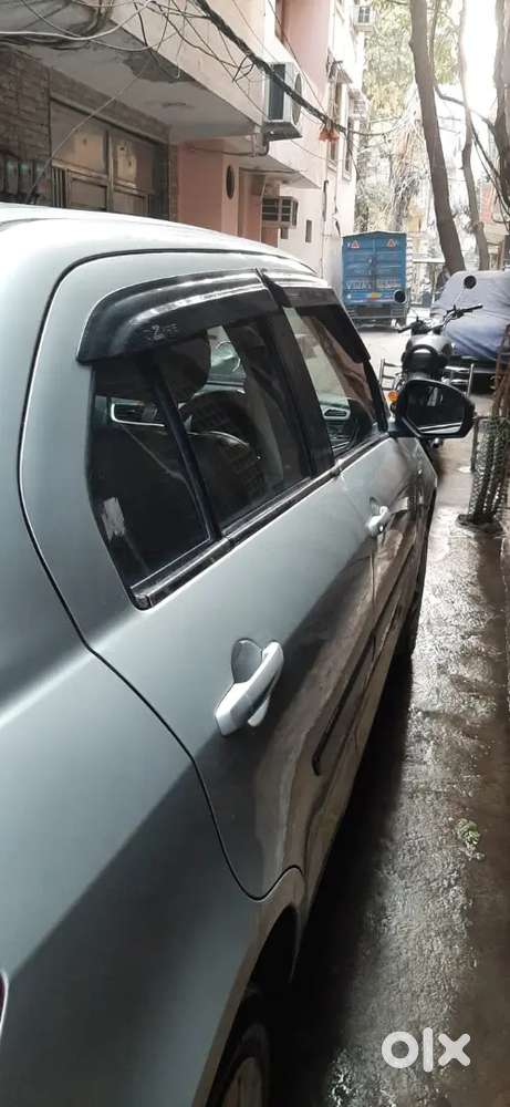 Maruti Suzuki Dzire 2015 Petrol 28000 Km Driven