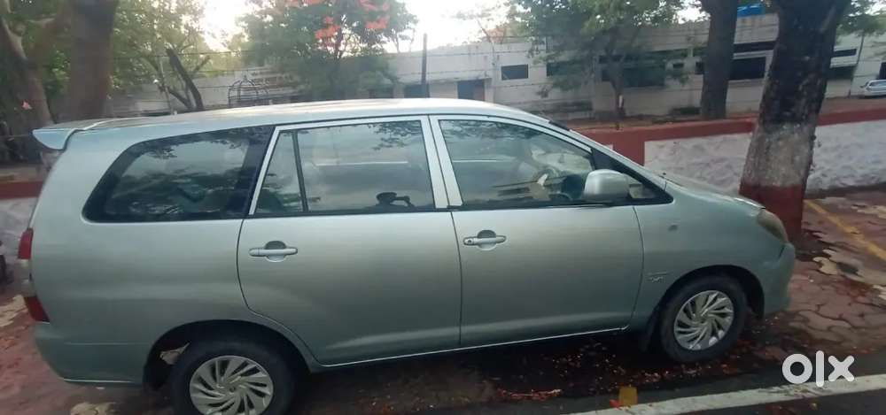 Toyota Innova Hycross 2006
