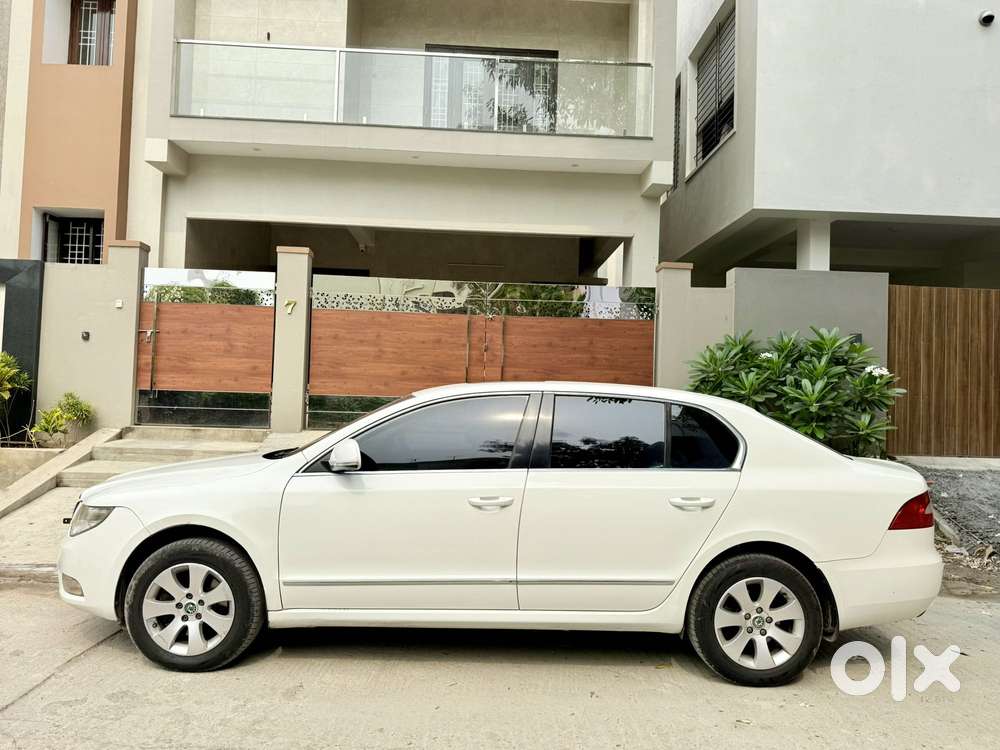 Skoda Superb 2008-2013 Elegance 2.0 Tdi Cr At, 2010, Petrol