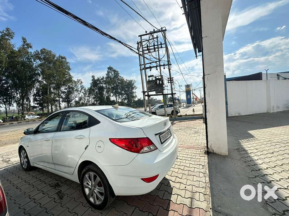 Hyundai Fluidic Verna 2011 Diesel Manual