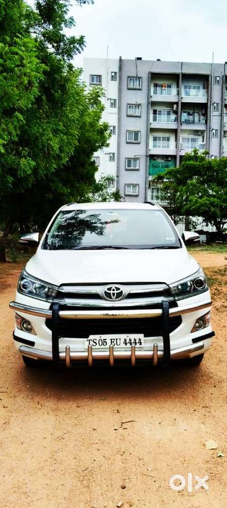 Toyota Innova Crysta, 2017