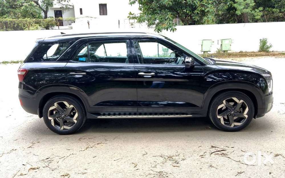 Hyundai Alcazar 2.0 Signature (o) Petrol At 7 Str, 2023, Petrol