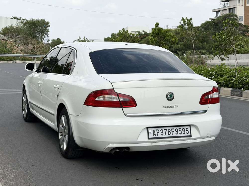 Skoda Superb 1.8 Elegance Tsi At, 2011, Petrol